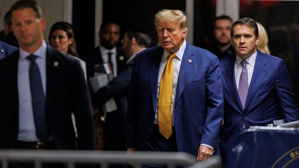 Трамп: Україна не підписала фінальну угоду щодо копалин – це має відбутися негайно