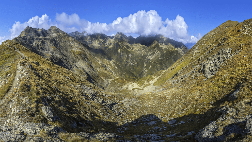 Кілька днів блукає у горах: румунські рятувальники шукають 40-річного українця