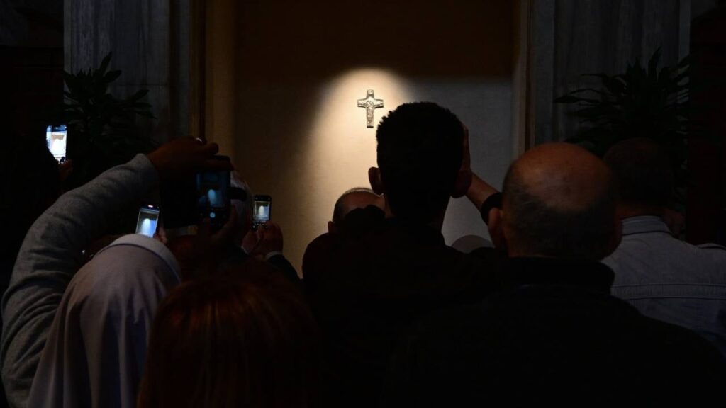 У Римі відкрили для відвідувачів гробницю Папи Римського Франциска