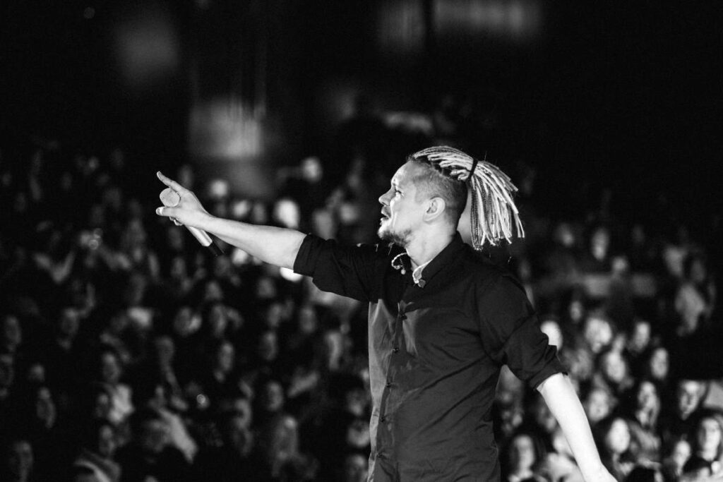 YOZEFF випускає найтанцювальніший трек весни — «Коли ти зі мною» YOZEFF випускає найтанцювальніший трек весни — «Коли ти зі мною»