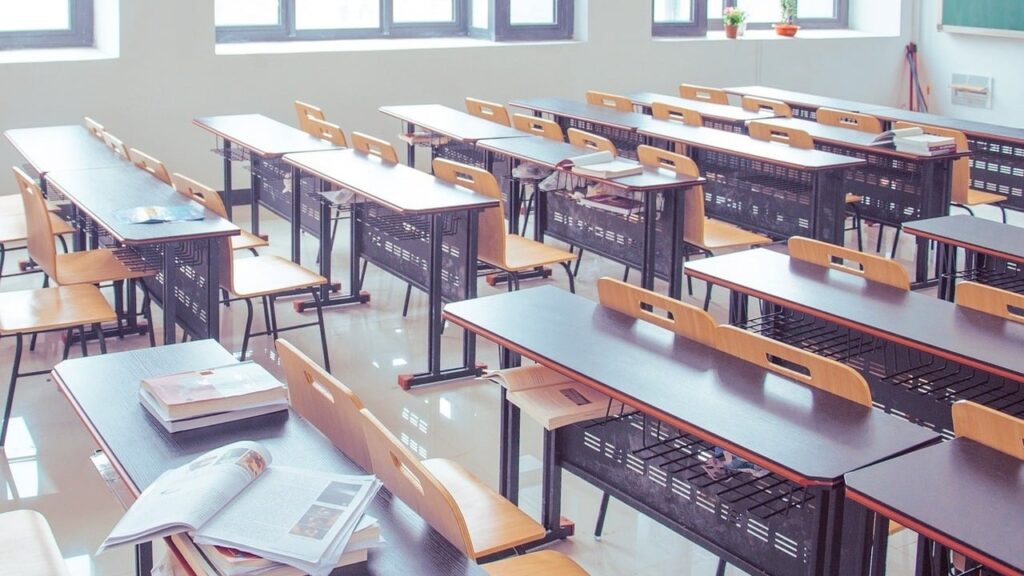 Коли почнуться літні канікули у Запоріжжі у 2025 році