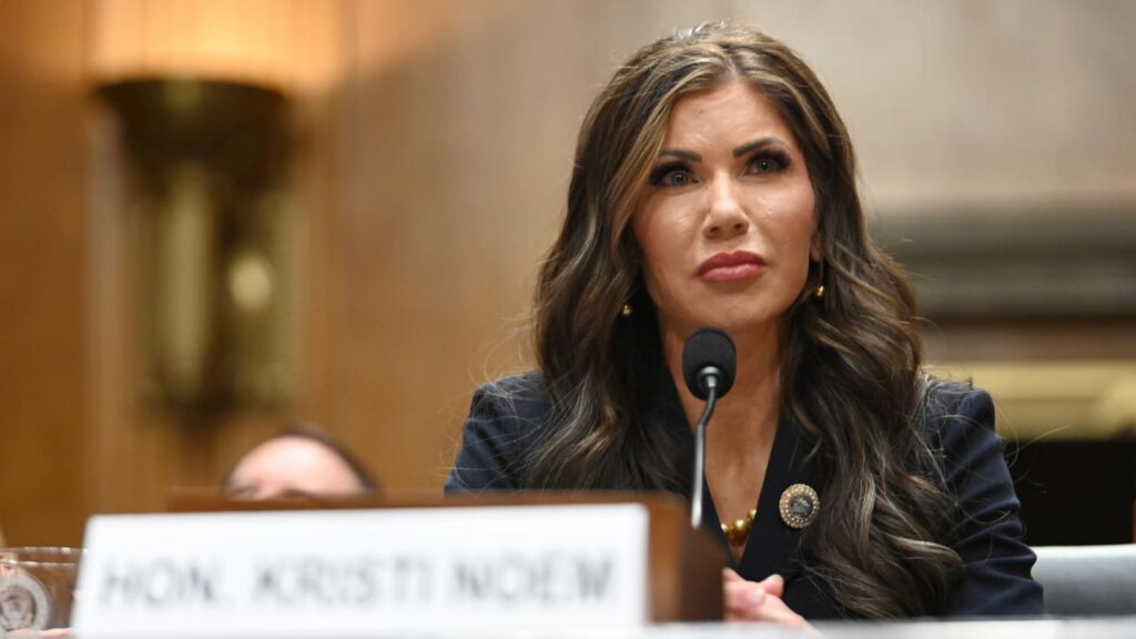 Міністра внутрішньої безпеки США Ноем обікрали в ресторані в центрі Вашингтона