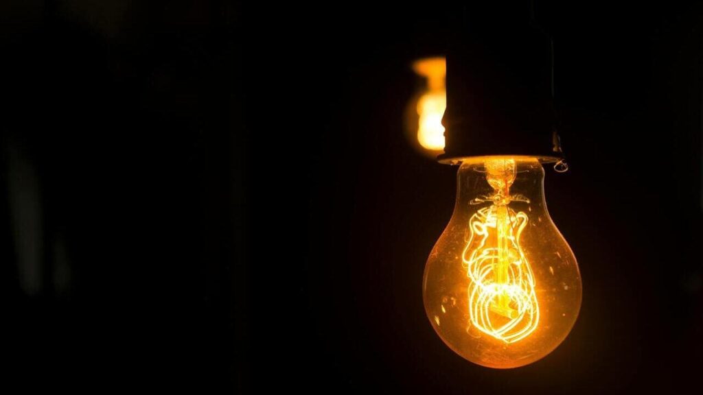 Куди дзвонити, якщо немає світла в Києві: список телефонів