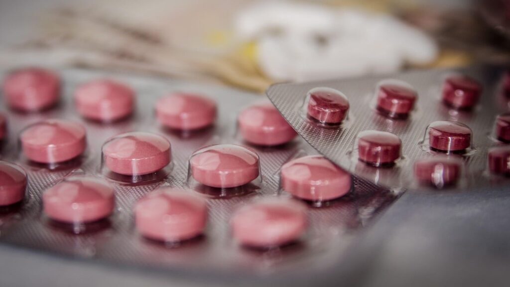 Захищено: Конкуренція між аптеками в Україні робить ліки доступнішими, ніж в Європі