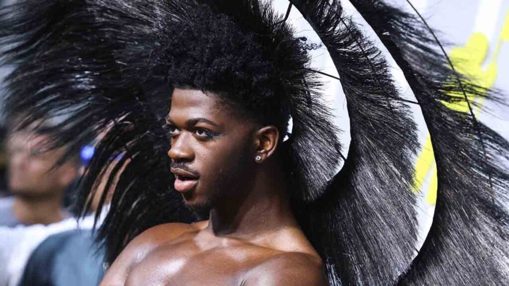 Частково паралізувало обличчя: Lil Nas X потрапив до лікарні