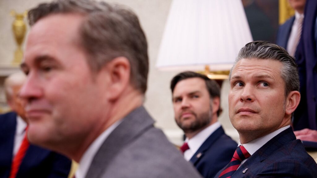 Плутанина з контактами: ЗМІ зʼясували, як журналіст потрапив у Signal-чат Білого дому