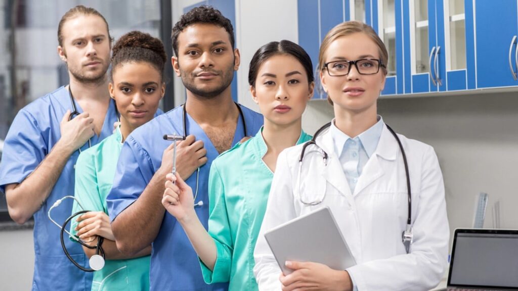 Лікування за кордоном: чому пацієнти вибирають медичний туризм