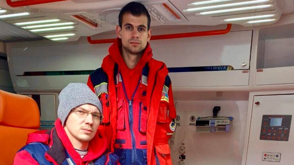 Застрягли в ліфті, але врятували: медики Києва двічі запускали серце 89-річному пацієнту