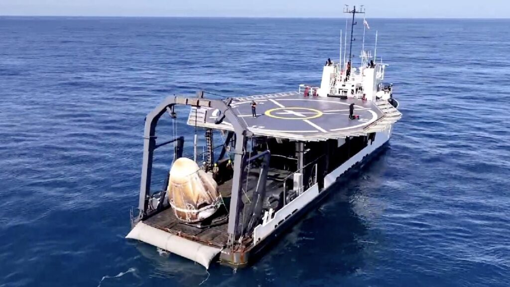 Пролетіли над полюсами Землі: космічні туристи місії Fram2 повернулися додому