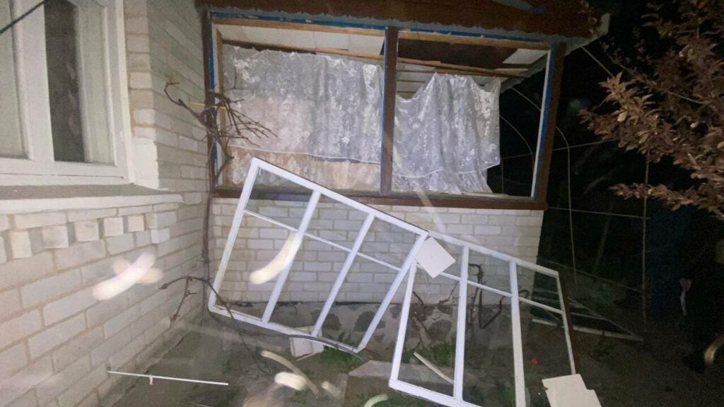 Пошкоджено заміський комплекс, будинки і авто: наслідки нічної атаки на Київщину