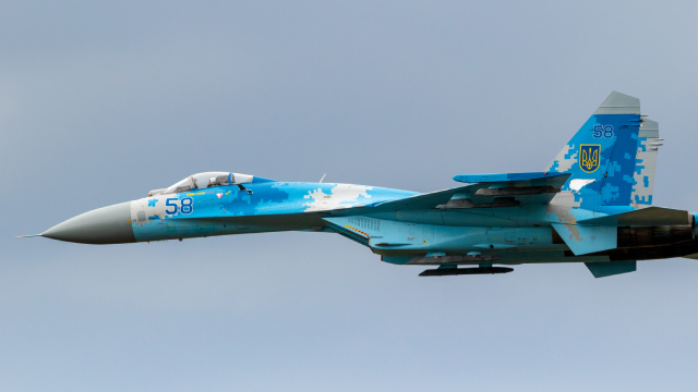 Втрачено винищувач Су-27, пілот катапультувався – Повітряні сили