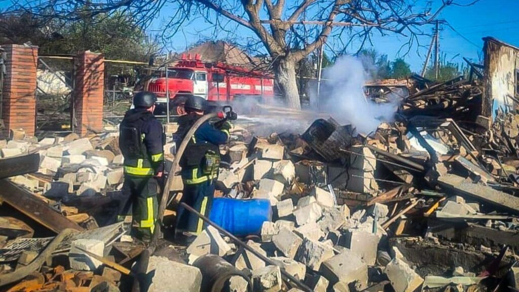 Обстріл Харківщини 22 квітня: РФ скинула КАБи на сільські будинки, є поранені