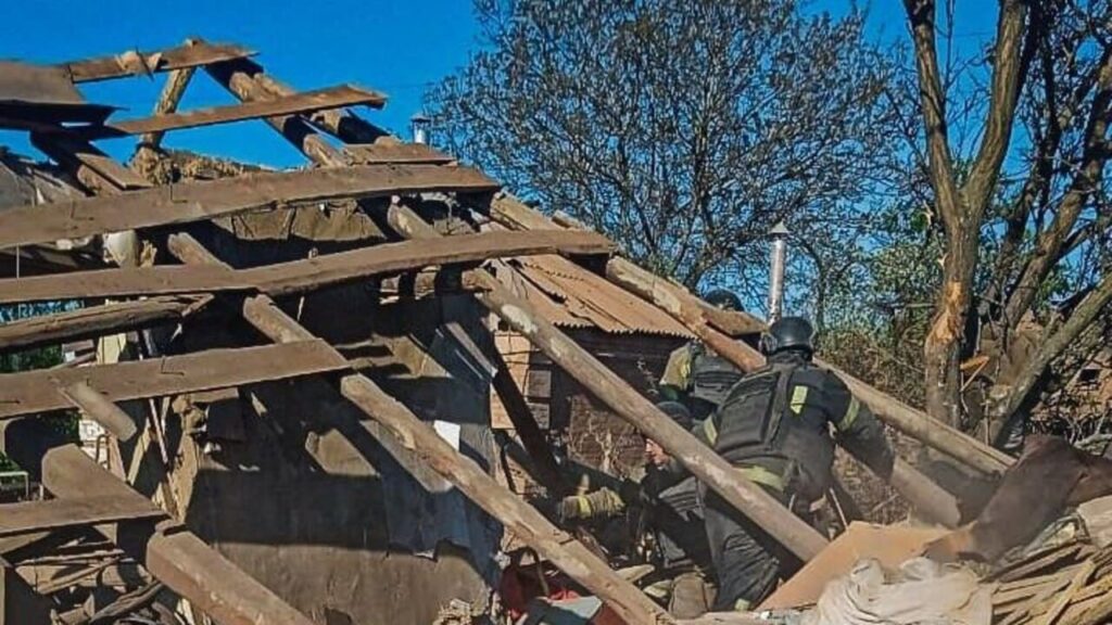 Обстріл Куп’янська та Куп’янська-Вузлового: під завалами знайшли тіло чоловіка