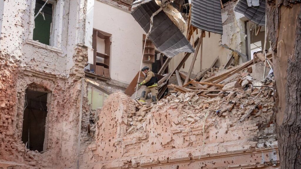 Шестикласник з батьками: внаслідок удару по Сумах загинула ціла родина