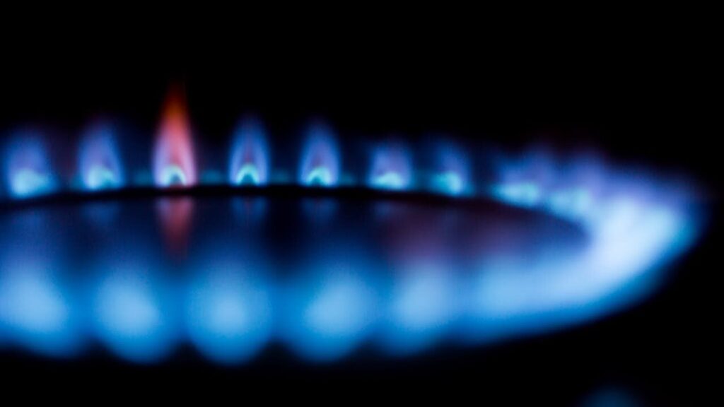 За добу у Львові семеро людей отруїлися чадним газом, з них троє дітей