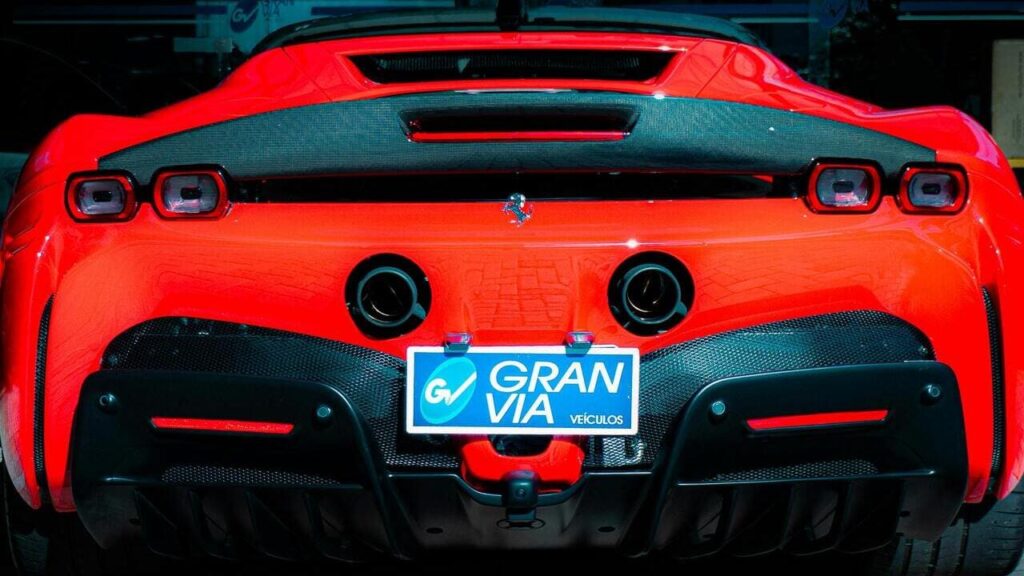 Іменні номерні знаки: скільки коштують, як оформити онлайн та офлайн