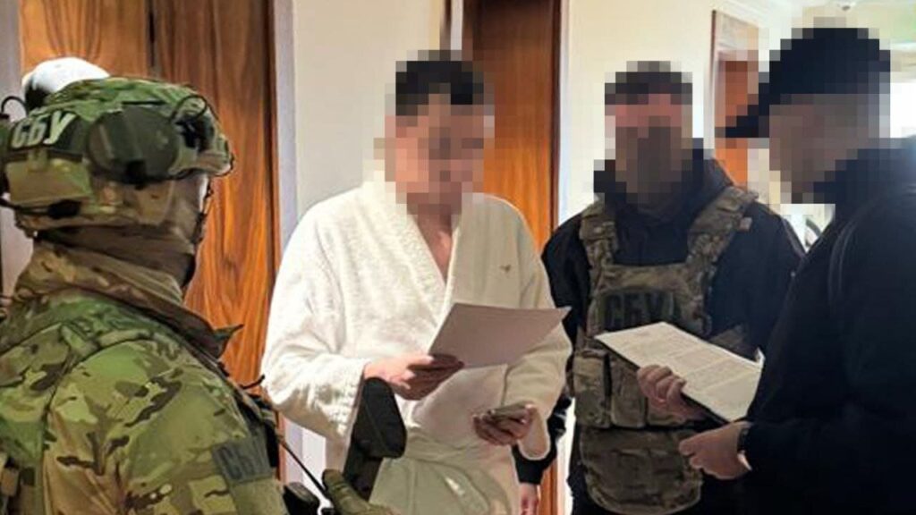 Схема виїзду ухилянтів за кордон: заступнику Кличка оголосили підозру