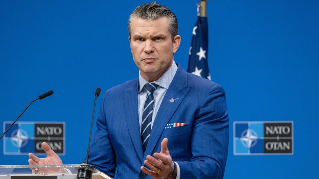 Трамп заперечив безлад у Пентагоні і підтримав Гегсета