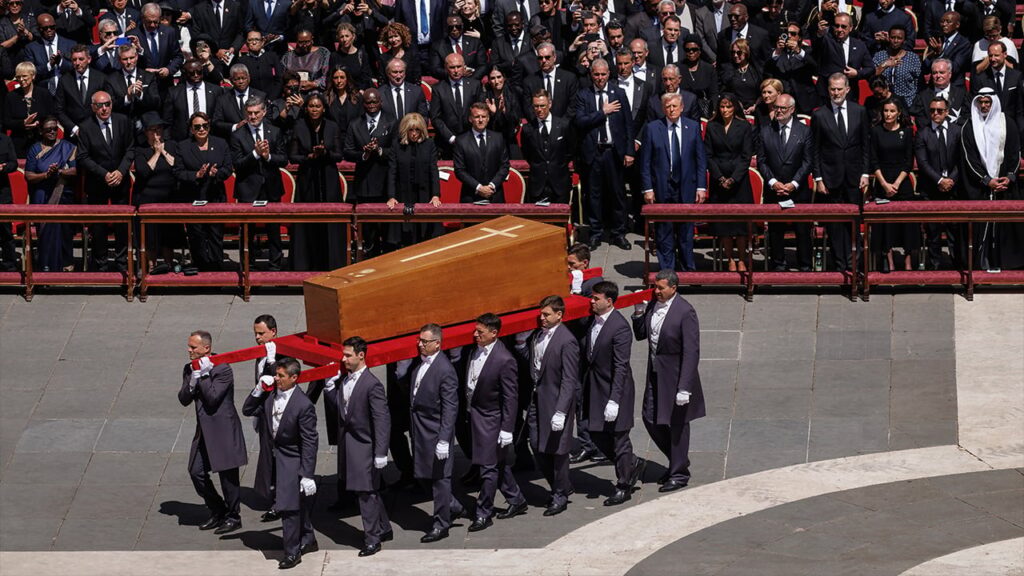 У Римі поховали Папу Римського Франциска: на церемонії були сотні тисяч людей і світові лідери