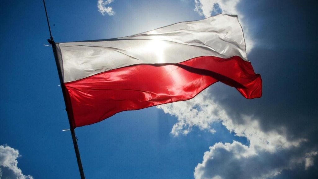 Допомога українцям у Польщі у 2025 році: актуальні програми