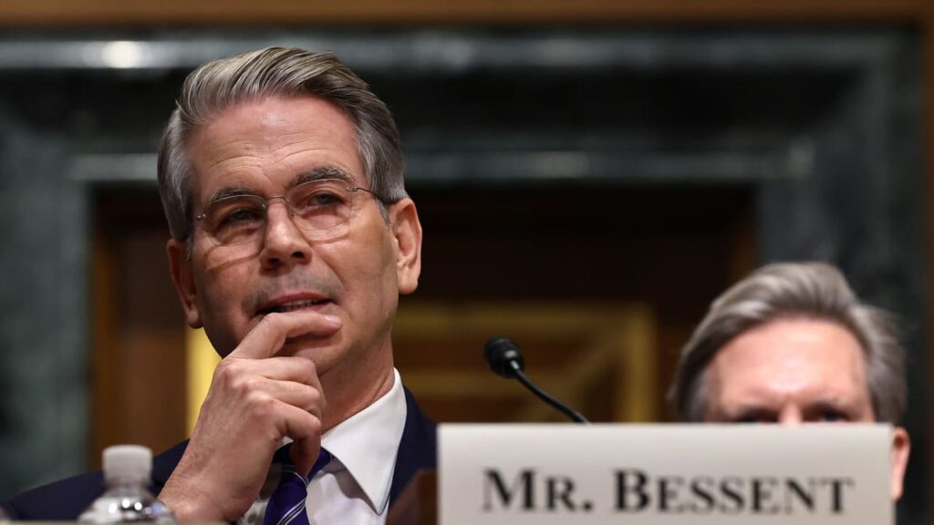 Бессент допускає деескалацію “тарифної війни” між США і Китаєм