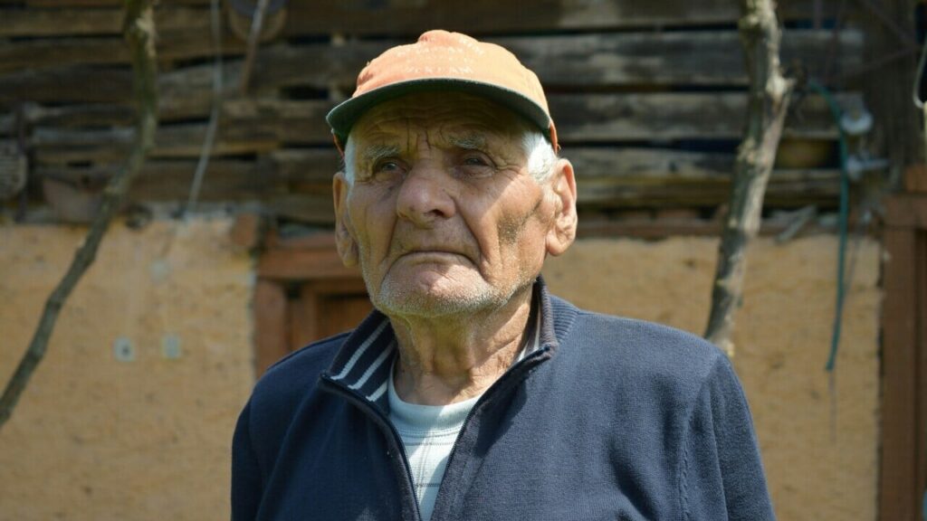 Як нараховується страховий стаж та які роки не входять до нього: пояснення