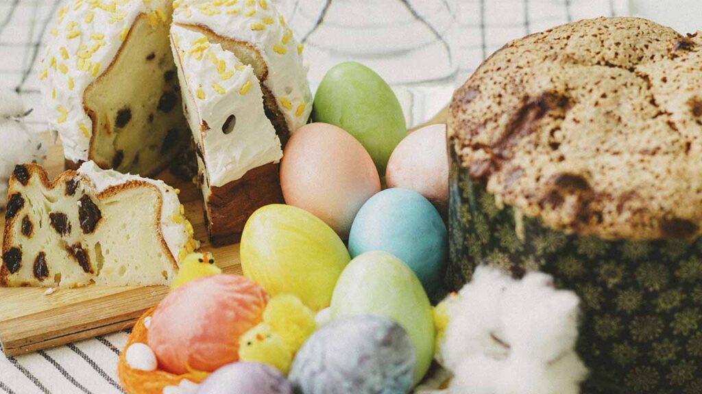 Коли пекти паску та фарбувати крашанки 2025: ідеальні дати