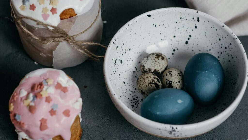 Христос воскрес: привітання з Великоднем у віршах, листівках і прозі