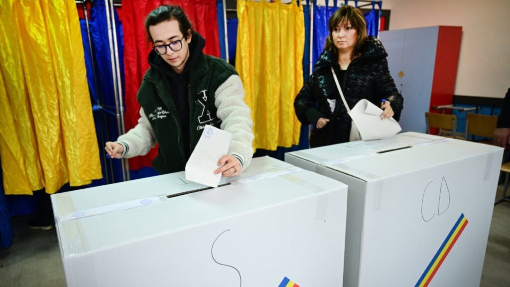 Вибори у Румунії: проєвропейська партія змінює кандидата, а син Трампа їде з візитом