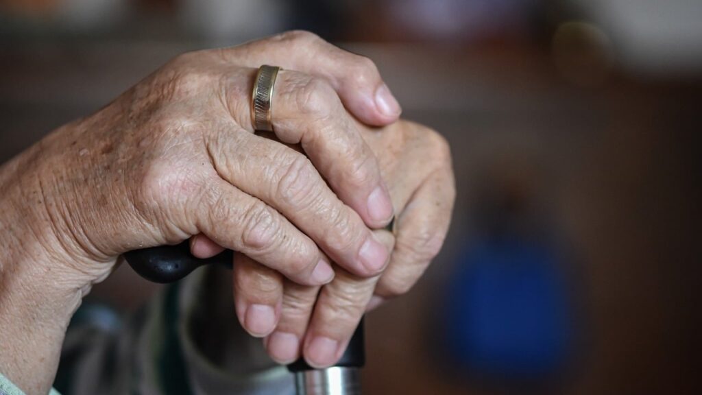 Як отримати пенсію 10 тисяч гривень та який має бути стаж у 2025 році