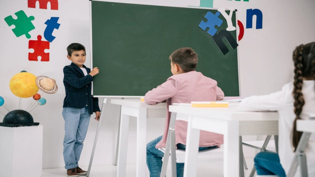 Прийом до 1 класу 2025: як подавати заяву та необхідні документи