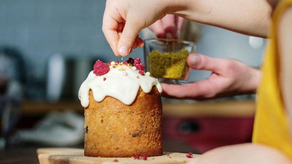 Якщо паска тріснула: що кажуть народні прикмети та чи варто хвилюватися