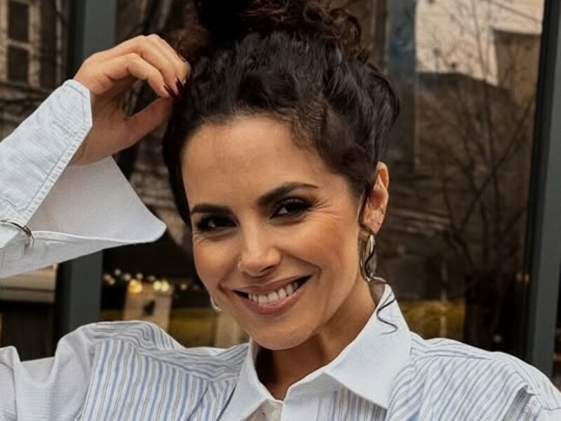 Каменських у блузці із розрізом станцювала на тлі Золотих воріт. Відео