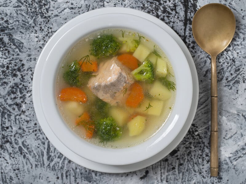 Як приготувати юшку із червоною рибою. Названо перелік інгредієнтів, які варто додати