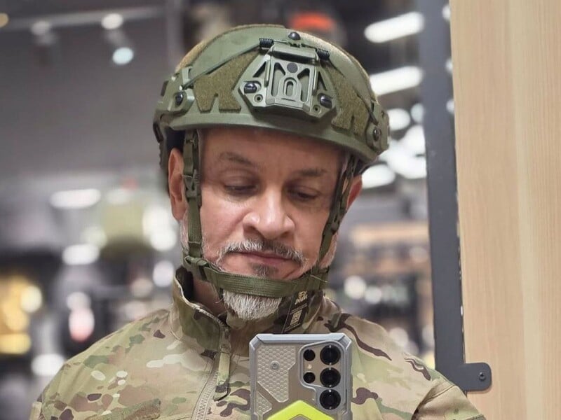 "Більше не можу сидіти вдома". Хіменес-Браво показав кадри у військовій формі в підрозділі ЗСУ "Більше не можу сидіти вдома". Хіменес-Браво показав кадри у військовій формі в підрозділі ЗСУ