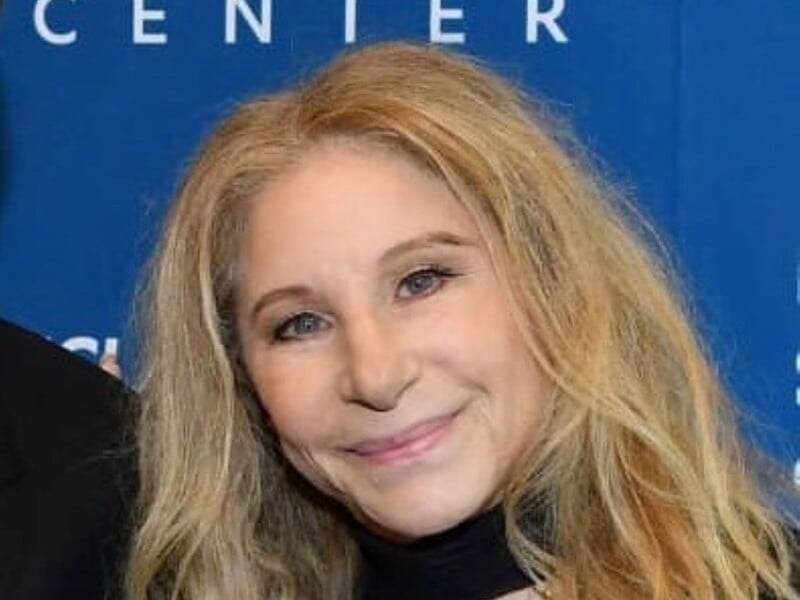 Стрейзанд показала свого домашнього улюбленця і привітала його з днем народження