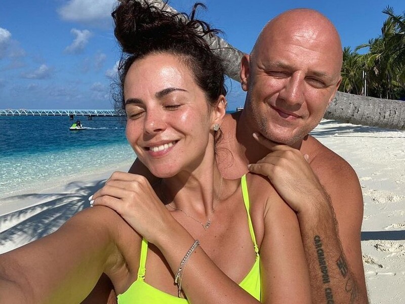 Каменських у шосту річницю шлюбу з Потапом показала, що стоїть на її столику у спальні