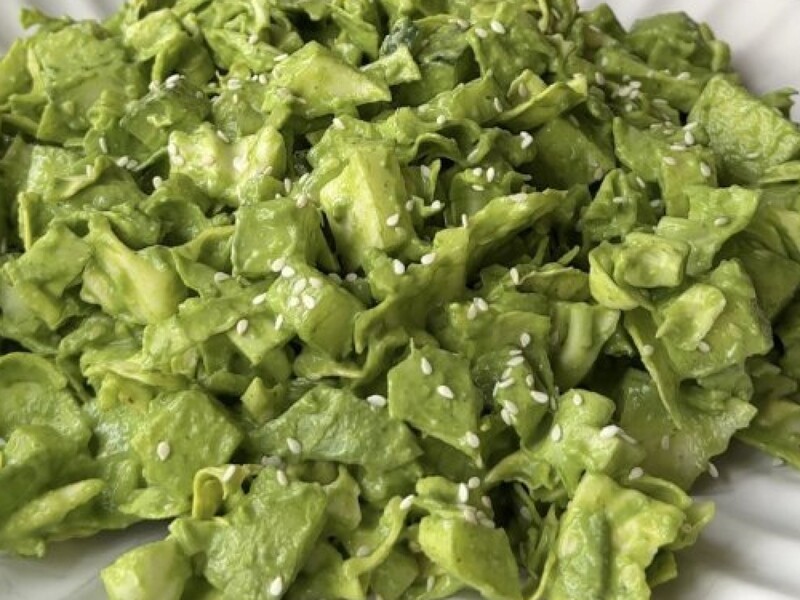 Без цього салат – не салат. Рецепт неймовірного соусу, який підірвав мережу