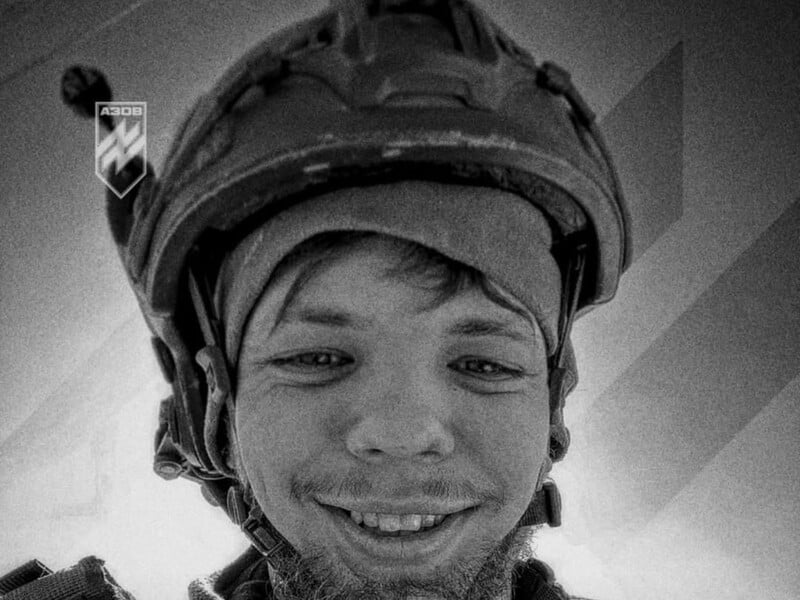 "Завжди гідно виконував найважчу роботу". У бою загинув стендапер і спецпризначенець "Азову" Скрипник "Завжди гідно виконував найважчу роботу". У бою загинув стендапер і спецпризначенець "Азову" Скрипник