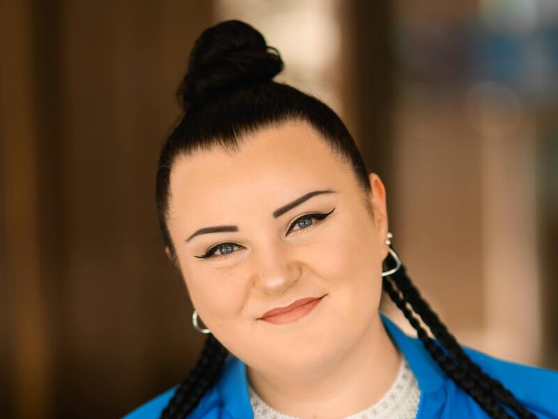 alyona alyona показала свій одяг, через який американці зупиняли автомобіль і кричали їй