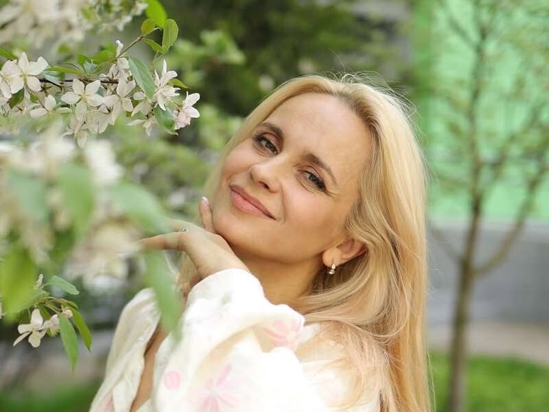 "Подобаються такі гастролі". Ребрик показала, як її на вокзалі зустрів батько