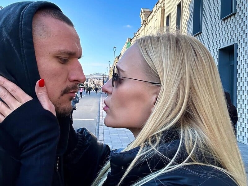 "Холостяк" Цимбалюк публічно звернувся до своєї колишньої дівчини "Холостяк" Цимбалюк публічно звернувся до своєї колишньої дівчини