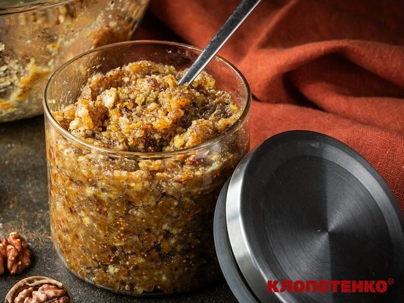 Змішайте ці сім інгредієнтів – й отримаєте пасту Амосова, яка гарно впливає на здоровʼя. Простий рецепт