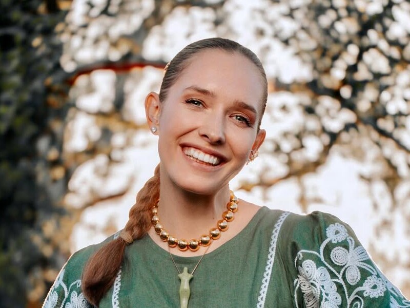 "У нас небагато землі". Осадча показала територію біля свого будинку