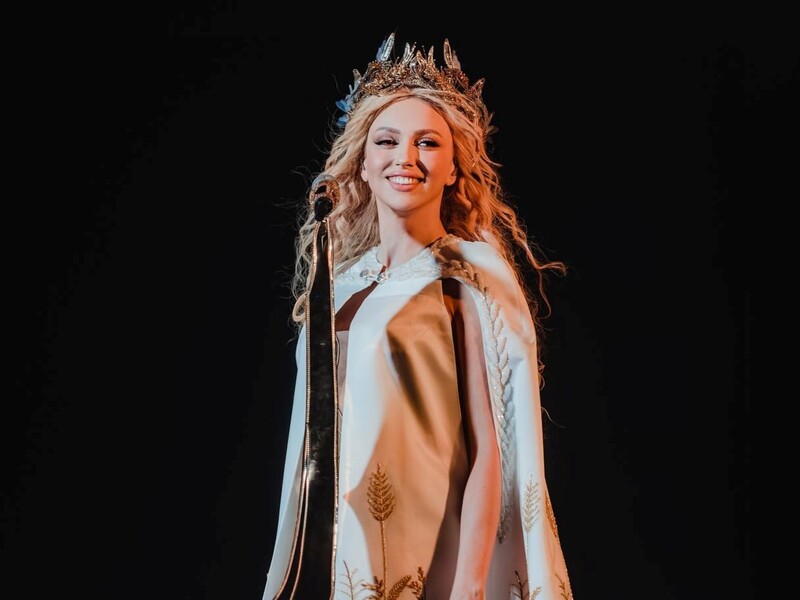 "Убога" росіянка сплагіатила сценічний образ Полякової, з'явившись із мечем на "ущєрбному" заході