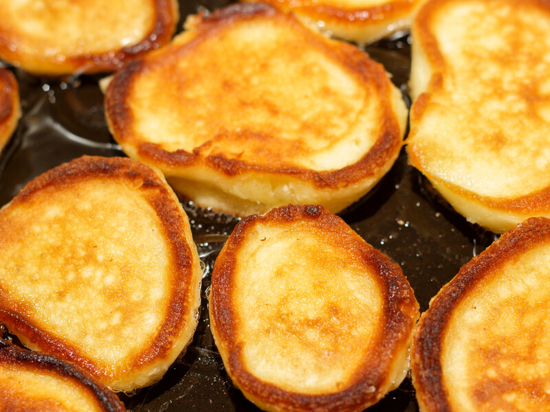 "Це найкращі, що в мене вийшли. Рецепт – ідеальний". Пухкі оладки на кефірі