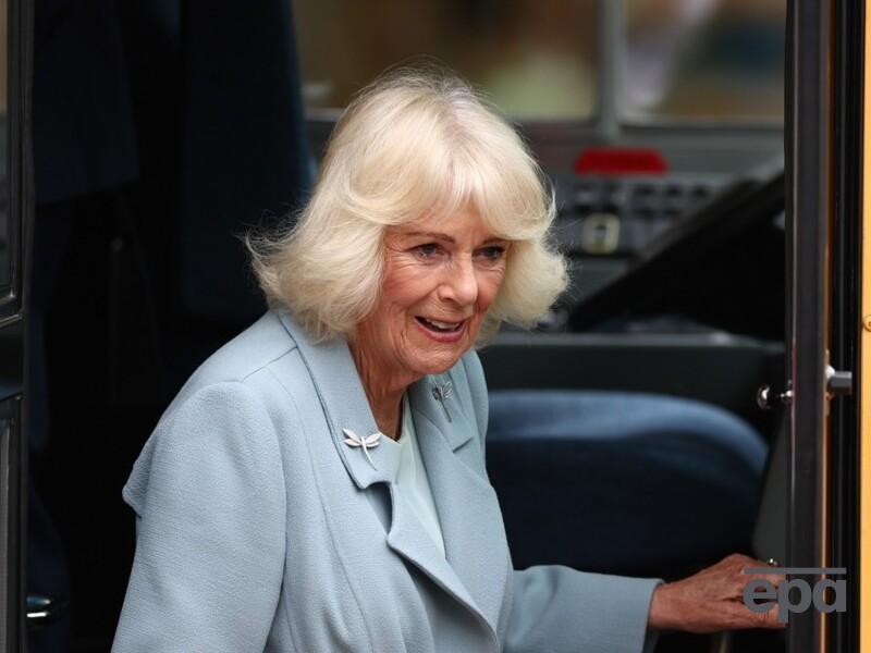 Королева Великобританії взяла з притулку собаку і показала фото