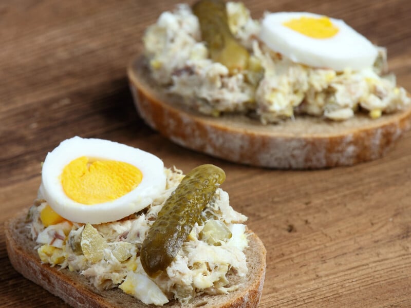 Змішайте ці інгредієнти – і отримаєте дуже смачну намазку на бутерброди. Рецепт швидкого перекусу