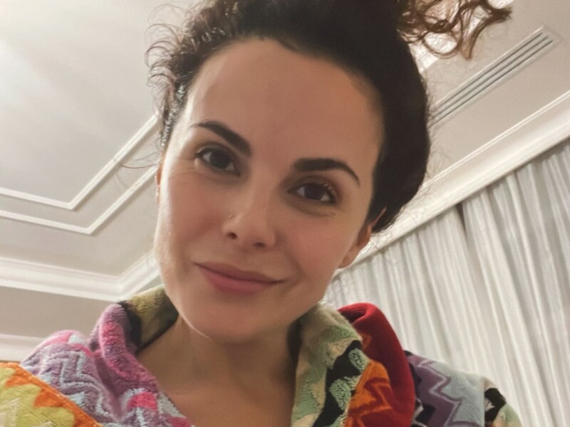 Каменських показала яскравий манікюр