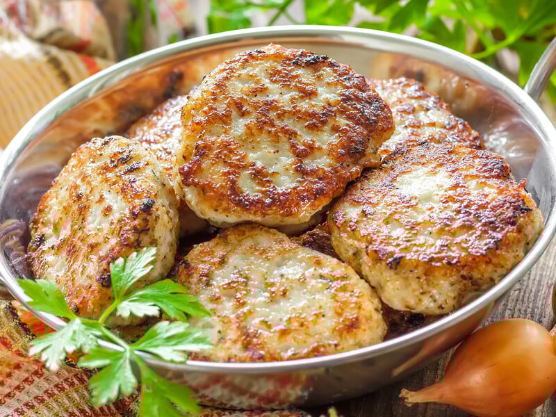 Додайте це у фарш – і котлети вийдуть неймовірно смачними й соковитими. Рецепт